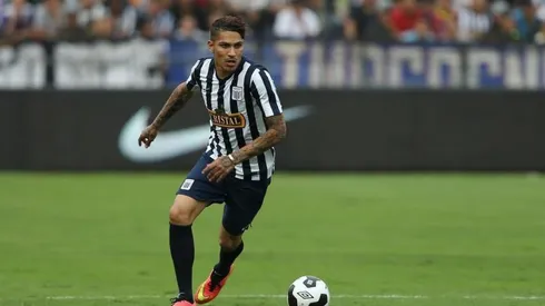 Paolo Guerrero solo ha jugado amistosos con Alianza Lima.