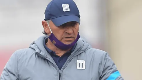 Carlos Bustos pondrá un equipo alternativo al 95% para enfrentar a Cienciano del Cusco