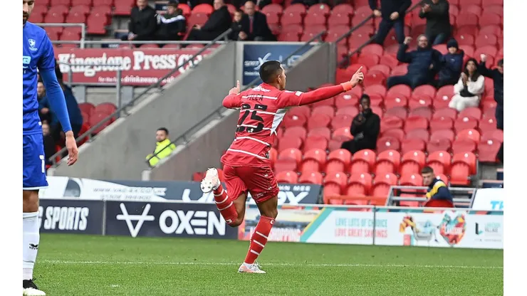 Los pasó como a conos: Rodrigo Vilca y su gol 'estilo pistero' en el triunfo del Doncaster Rovers