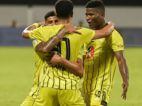 Tremendo pase: Wilder Cartagena regaló una asistencia desde la mitad de la cancha