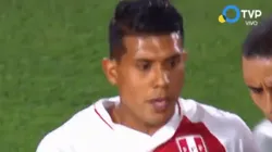 Hinchas peruanos destruyen a Raziel García: "Malísimo, se quedó en la Copa América de Brasil"