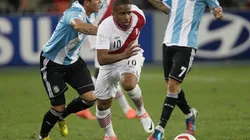 Jefferson Farfán seguramente sume minutos en la segunda mitad del partido.