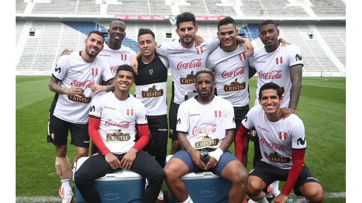 Luis Advíncula tendría un desgarro y sería baja en la Selección Peruana.
