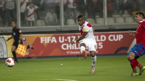 Jefferson Farfán jugó el inicio y el final de aquellas eliminatorias.