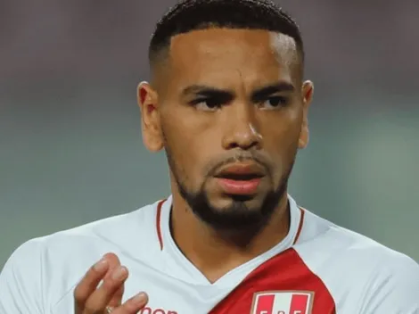 Alexander Callens indiscutible para los hinchas: "Se está jugando un partidazo, es imperial"