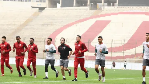 Universitario se ubicó tercero en el acumulado gracias a Gregorio Pérez.