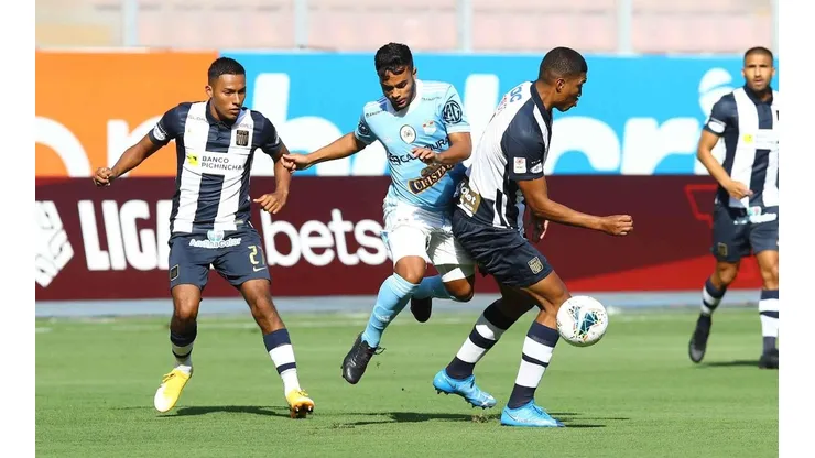 Alianza Lima y Sporting Cristal seguramente se enfrenten en el último partido del año.