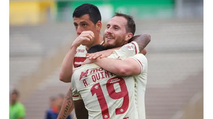Universitario vence 3-0 a UCV afianzando su juego y exige cupo a la Copa Libertadores