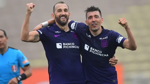 Hernán Barcos anota para Alianza el 2-0 tras gran jugada colectiva de Mora y Concha