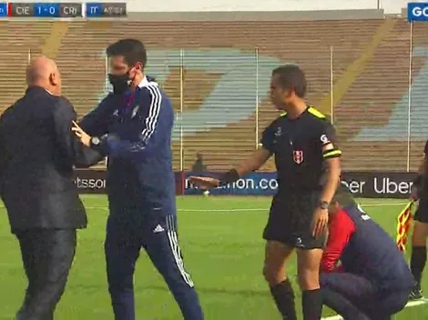 "Mira dónde estás trabajando": Roberto Mosquera tuvo fuerte discusión con DT de Cienciano