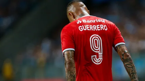 Guerrero llega a Lima con la incertidumbre de si seguirá en el Inter de Porto Alegre