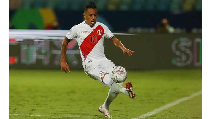 Christian Cueva entrena a doble turno con coach deportivo que se llevó de Perú a Arabia