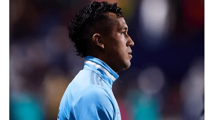 Por su mérito propio: Renato Tapia destacado en "el once ideal de la Liga Española"