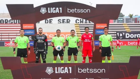 La 'U' presentó una queja contra árbitro Luis Garay: "Puso en duda su ética y profesionalismo"