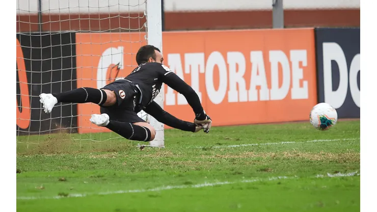 Es determinante: José Carvallo el portero con más penales atajados en "Liga 1"