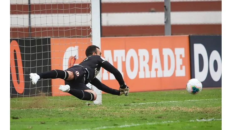José Carvallo emuló al portero argentino 'Dibu' Martínez y atajó dos penales empleando la 'boquilla'