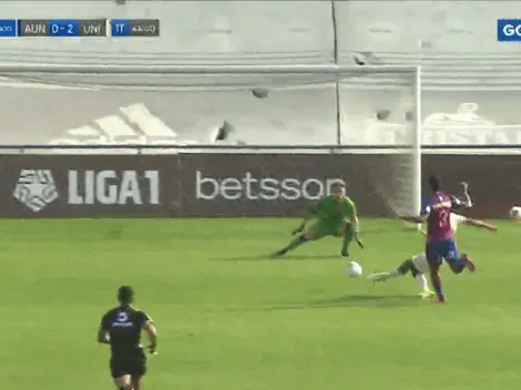 Tremendo 'champazo': Alex Valera anota el 2-0 tras un error en defensa de Alianza Universidad