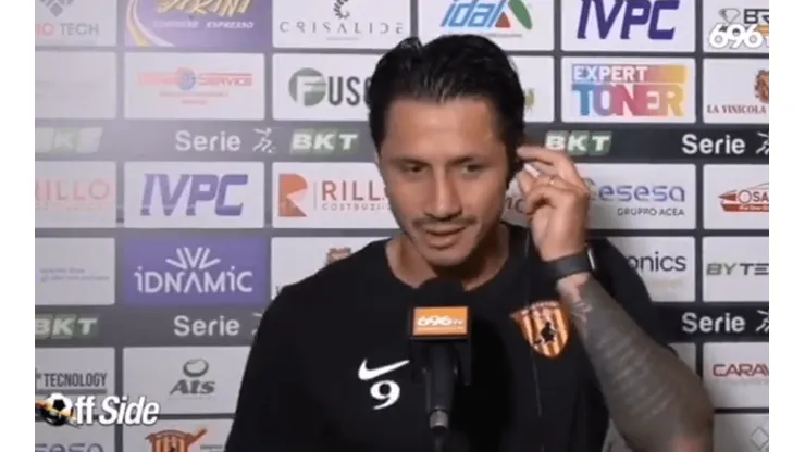 Gianluca Lapadula decidió quedarse en Benevento para esta temporada.