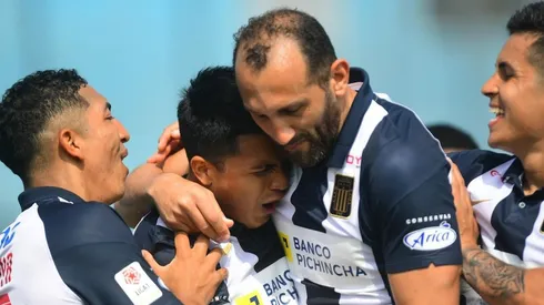 Alianza Lima ganó con golazo de larga distancia de Jairo Concha.