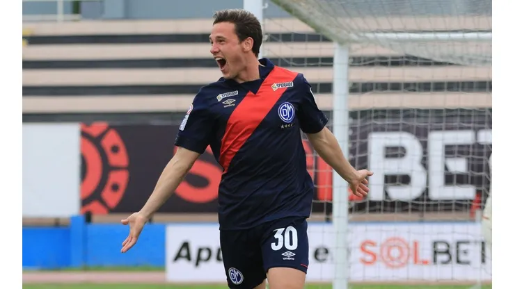 Rodríguez despertó a la defensa de Universitario con este asombroso tanto para el 1-0 de Municipal
