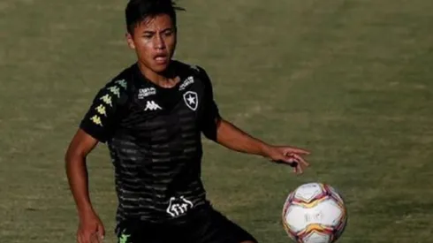 Botafogo anunció la salida de Alexander Lecaros por problemas financieros