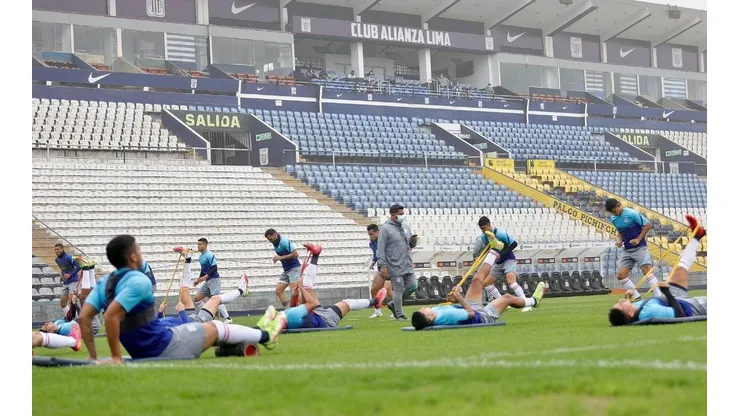 Alianza Lima entrena en Matute a cargo de Carlos Bustos.