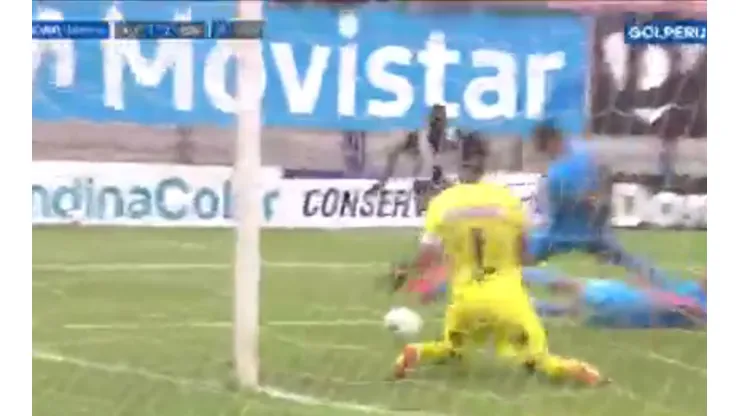 Llegó el descuento: Oslimg Mora anotó el 2-1 para Alianza Lima con complicidad de Raúl Fernández