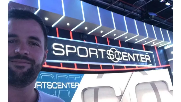 Franco Lostaunau es conductor de Sportcenter en ESPN.