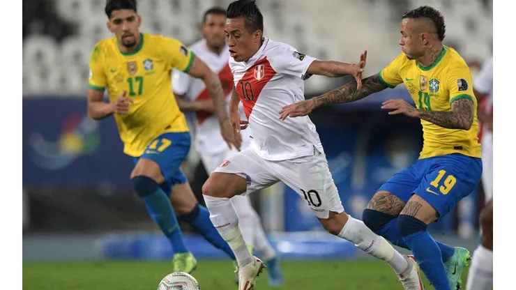 Christian Cueva jugó contra Uruguay y Venezuela en el Nacional.