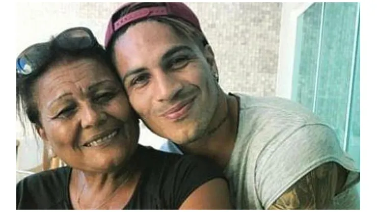 Doña Peta, optimista: "Dentro de poco Paolo Guerrero estará en su nivel"