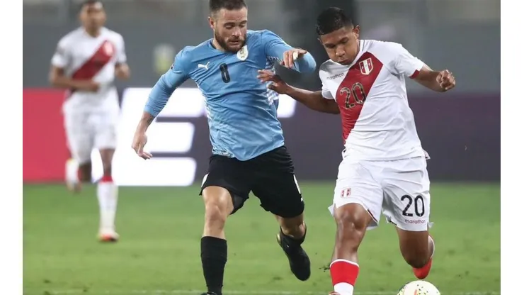 Edison Flores fue titular en la Selección contra Uruguay.