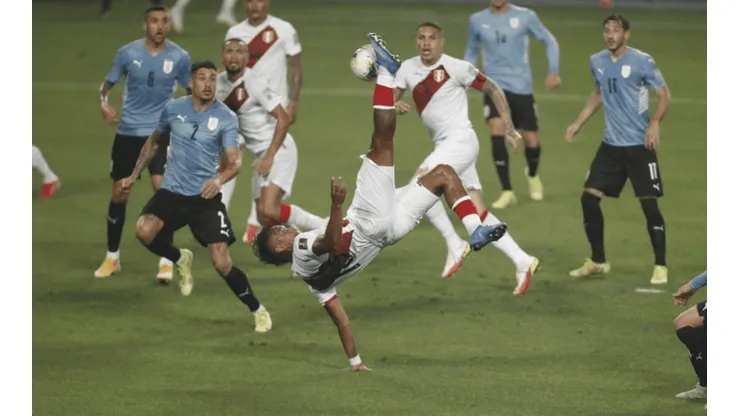 Jugador x Jugador de Perú vs. Uruguay