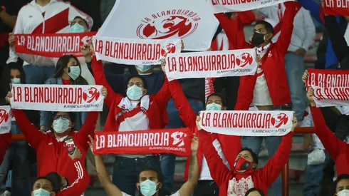 ¡Retumbó el Nacional! Así se entonó el 'Contigo Perú' antes del duelo ante Uruguay por las Eliminatorias