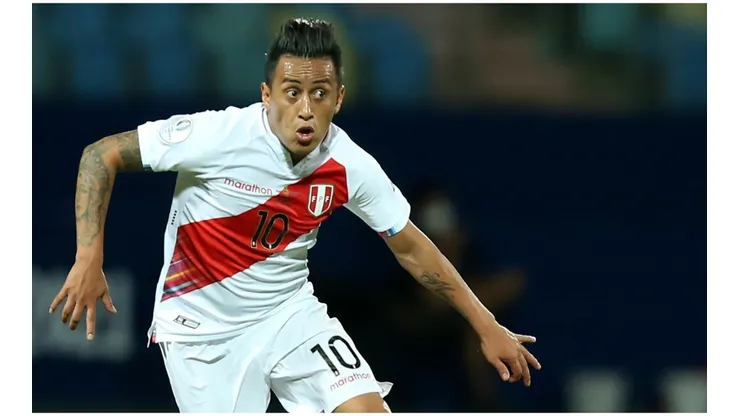 ¡Llegó el '10'! Christian Cueva aterrizó en Lima y el sábado entrenará en Videna con la Selección