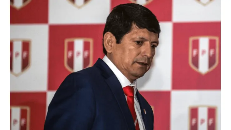 Agustín Lozano destruido por popular periodista: “Las entradas ya están colocadas hace rato"