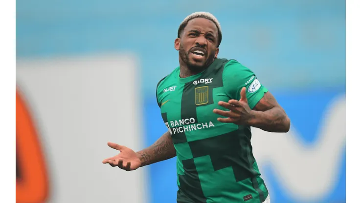 Jefferson Farfán: "Trabaja, dedícate, lucha y persevera. No permitas que nadie determine tu futuro"