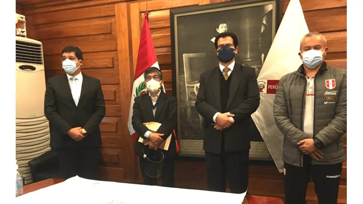 Lo están trabajando: Gobierno del Perú junto a Federación Peruana de Fútbol analizan el regreso del público