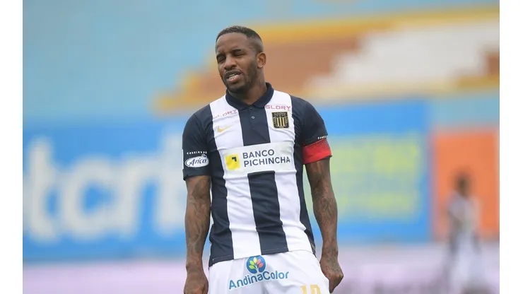 Jefferson Farfán no podrá estar en el Clásico de la Liga 1.