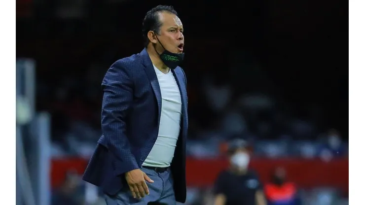 Pone paños fríos: Juan Reynoso calificó de un "accidente" la victoria del Cruz Azul por 4-0 al Toluca