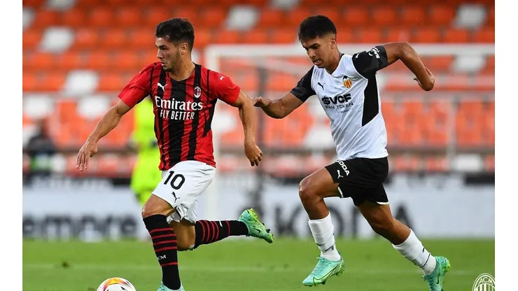 Alessandro Burlamaqui jugó más de 70 minutos contra el AC Milan.