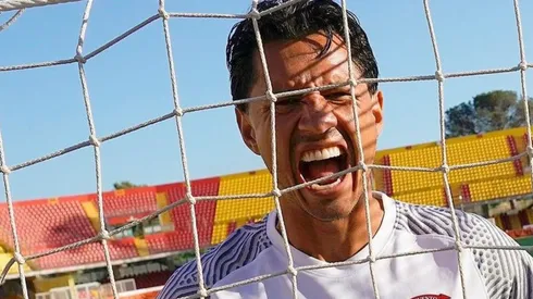 Gianluca Lapadula viene entrenando con el Benevento de Italia.