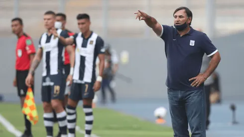 Carlos Bustos sobre Universitario: "El clásico será el partido más especial desde mi llegada al Perú"