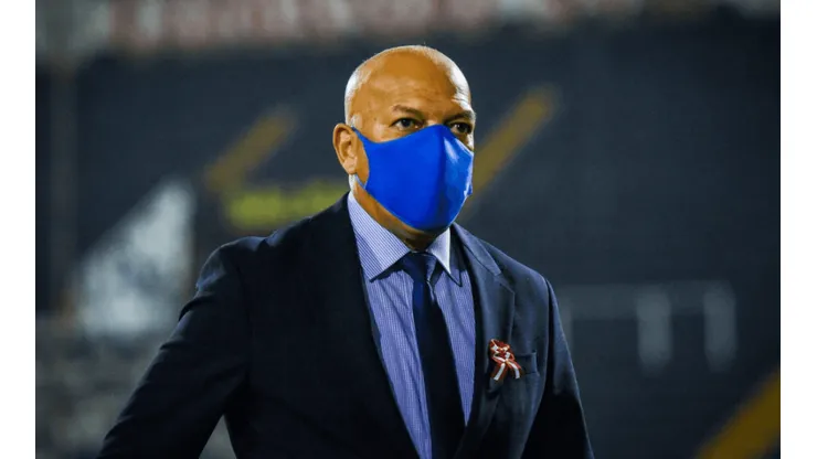 Con Percy Liza desde el arranque: Roberto Mosquera confirmó alineación de Sporting Cristal ante Peñarol