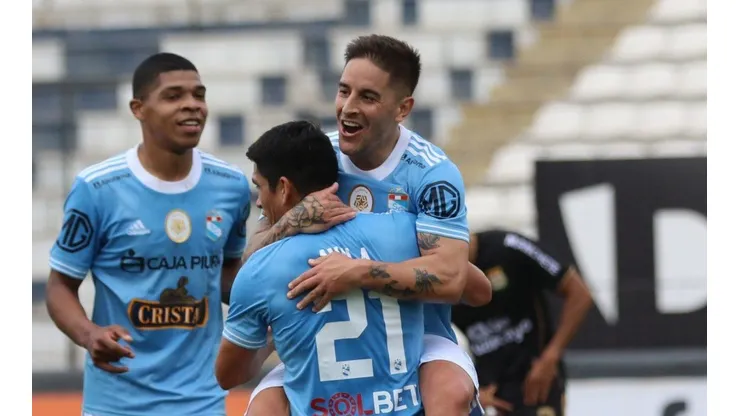 Sporting Cristal juega a las 17:15 contra Peñarol en el Nacional de Lima.
