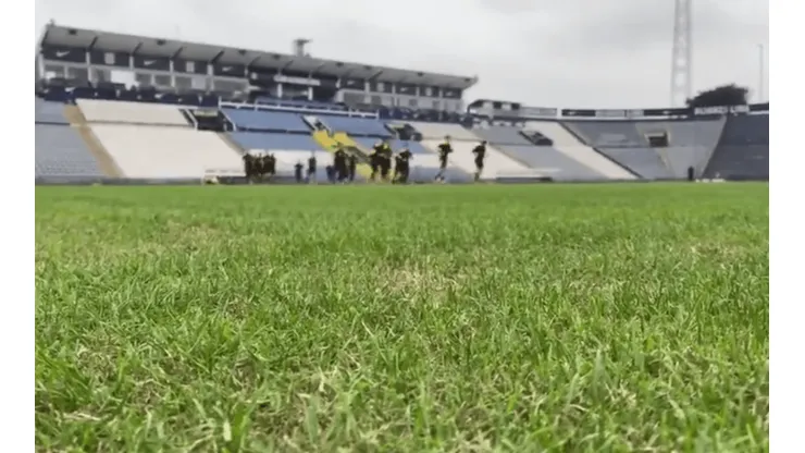 Peñarol eliminó a Nacional de Uruguay en octavos de final.