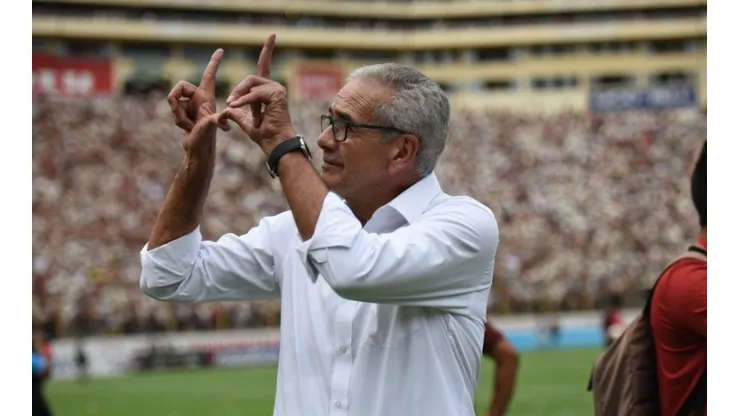 Gregorio Pérez estuvo en la U menos de medio año.