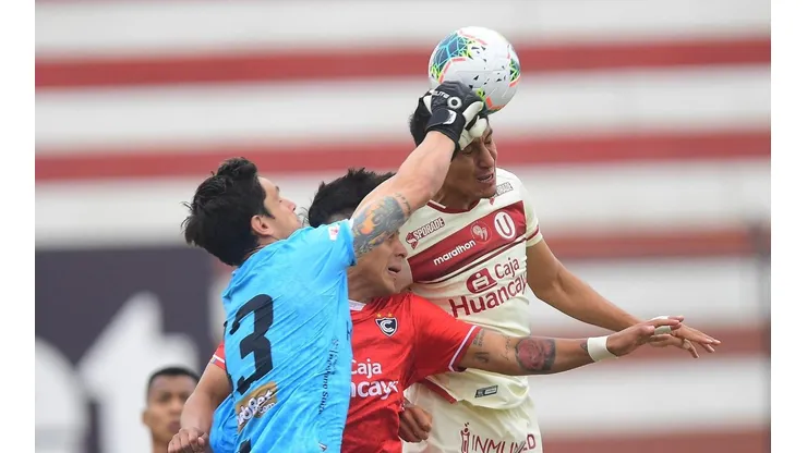 Alex Valera es el delantero titular de Universitario.