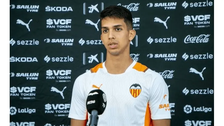 Alessandro Burlamaqui quedó listo para debutar en "LaLiga" con Valencia CF ante Getafe