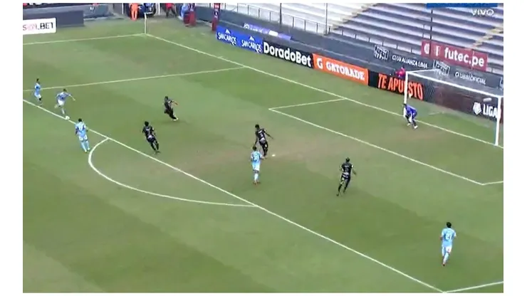 Asombroso teledirigido de Alejandro Hohberg para el 1-0 de Sporting Cristal ante Sport Huancayo