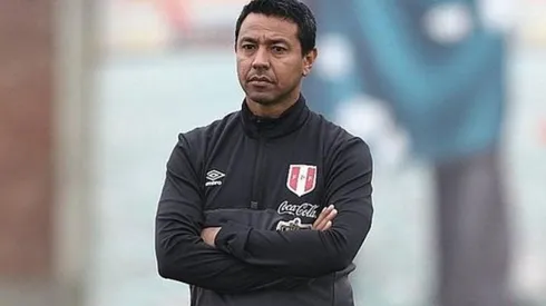 Nolberto Solano es uno de los asistentes más cercanos a Gareca.